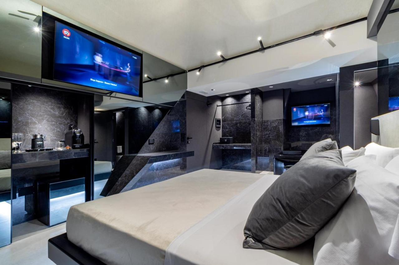4 Suites " Unconventional Living Rooms " Κατάνια Εξωτερικό φωτογραφία